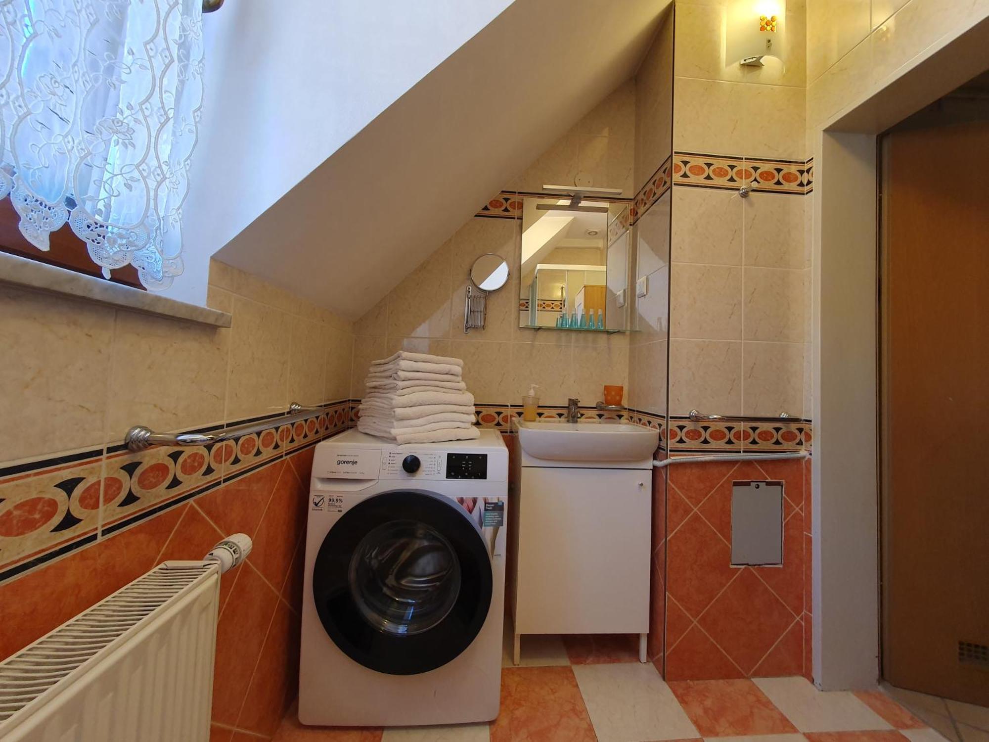 Spacious 2-Bedroom Apartment Zabjak With Ac Tour As Liubliana Exterior foto